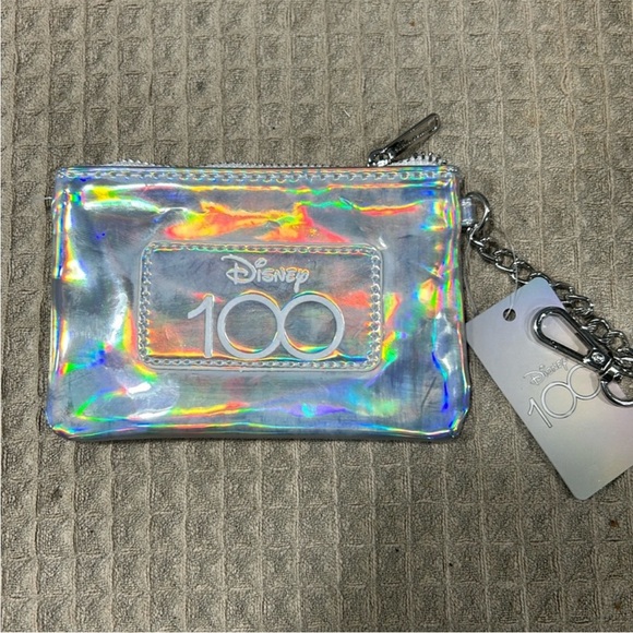 NWT Disney 100 Holographic Winnie the Pooh Card Holder Wallet Keychain - Picture 2 of 2